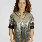 #chemise en cuir d'agneau dorée 🌞, à retrouver dans votre boutique KOZHA ou notre E-shop !

#kozha #leather #brest #vitrinesdebrest #fashion #woman